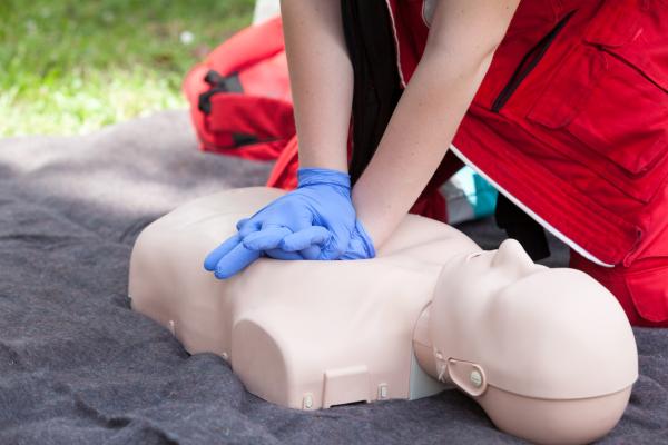 Dummy getting CPR outside